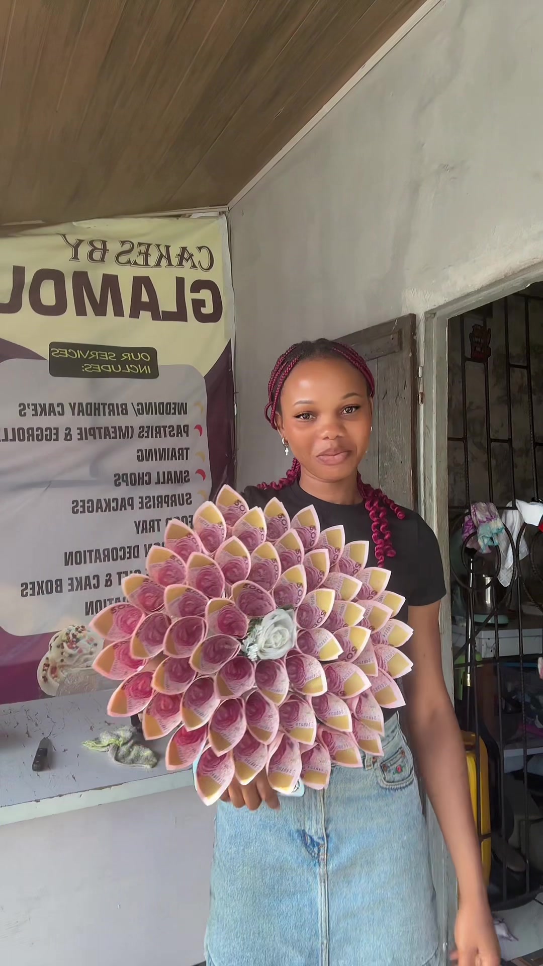 @UGHELLI CAKE VENDOR /GLAMOUR