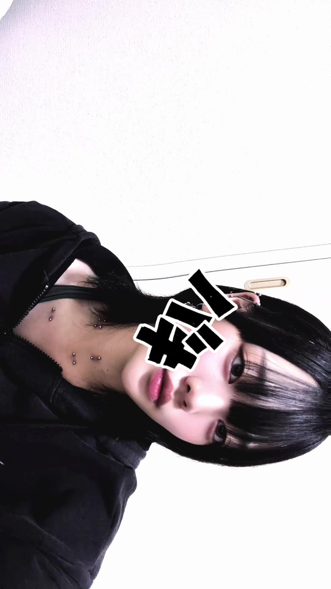 @クロ
