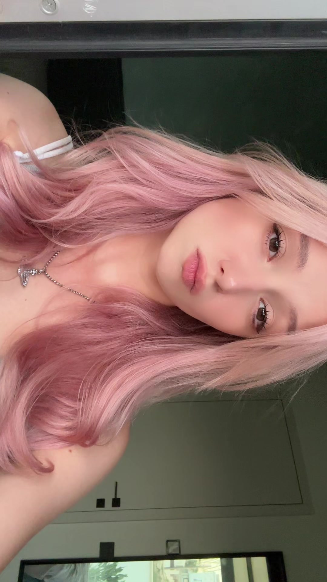 @Виола🧟♀️