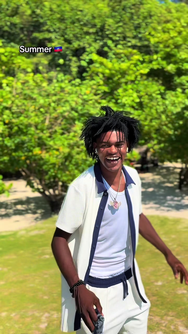 @Dope🐜fresh👀🇭🇹