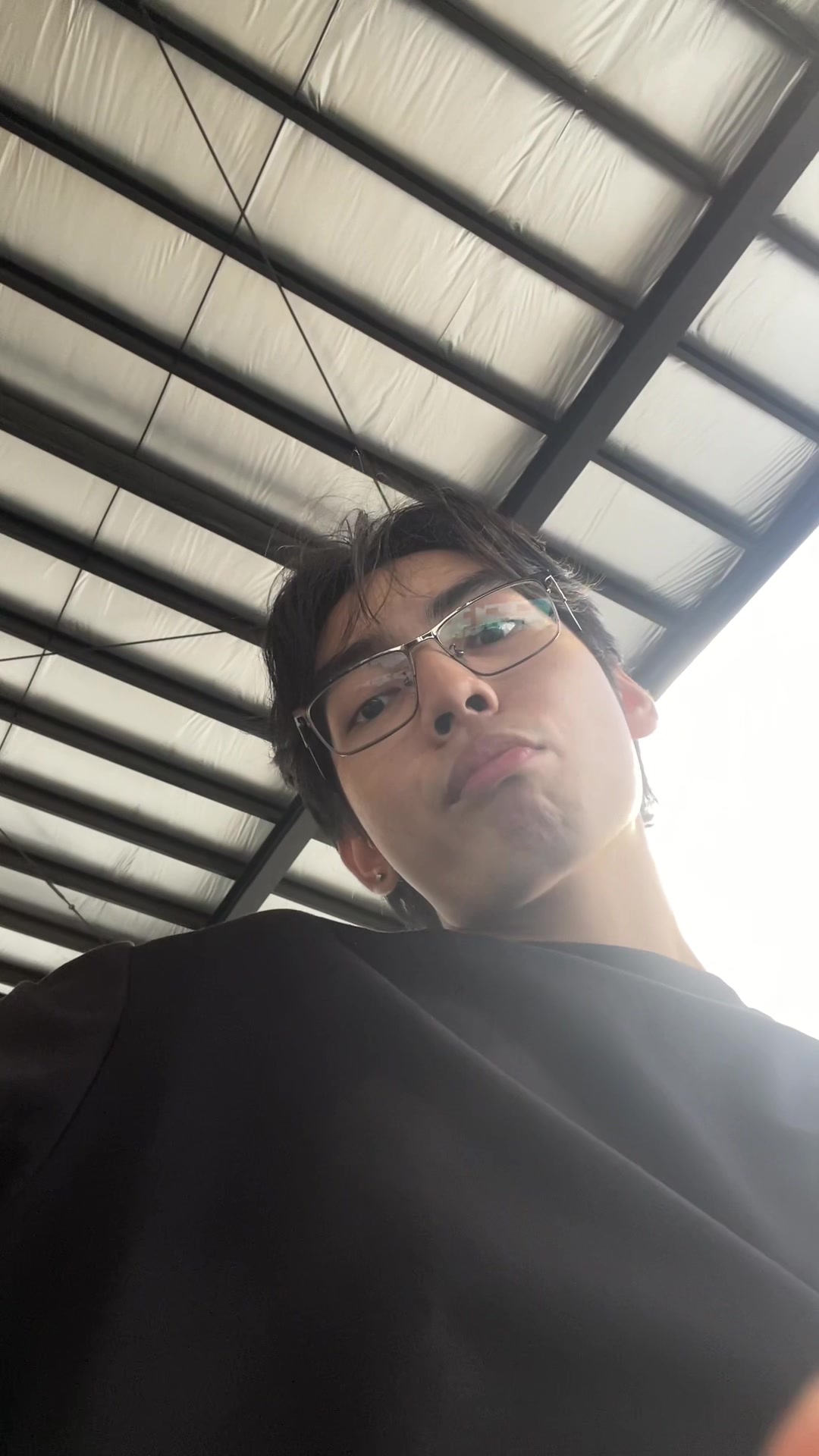 @Rovz