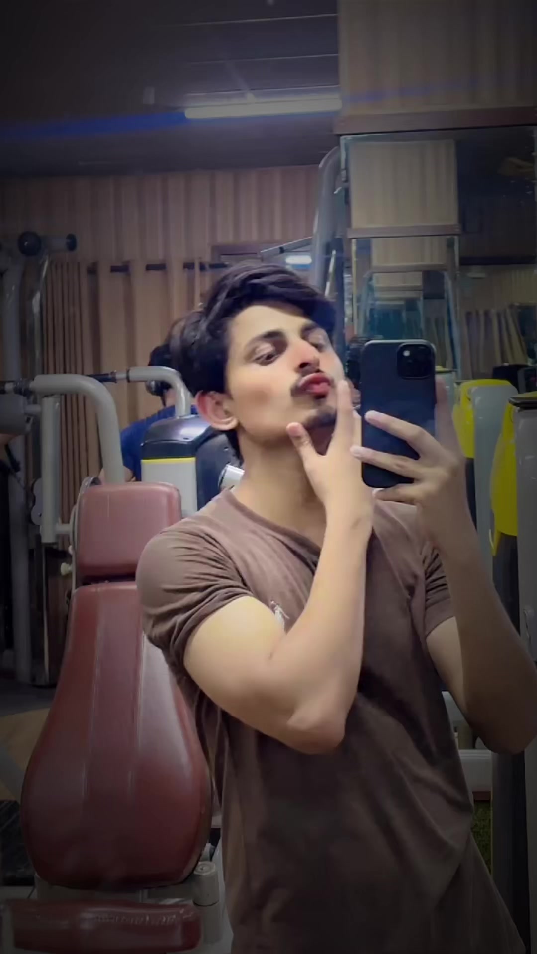 @UMAIR AZAAD Z🧛