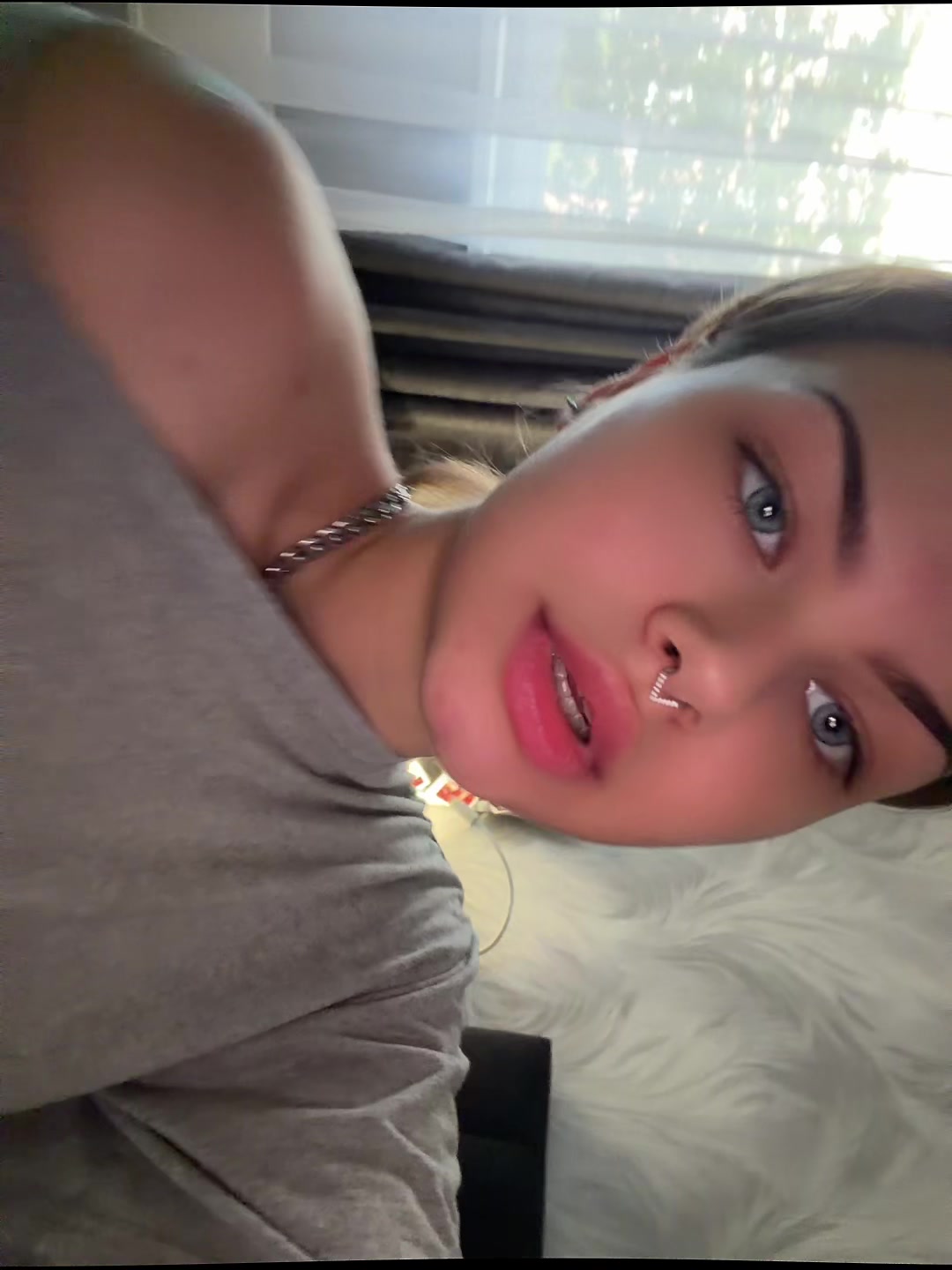 @_.viviixy