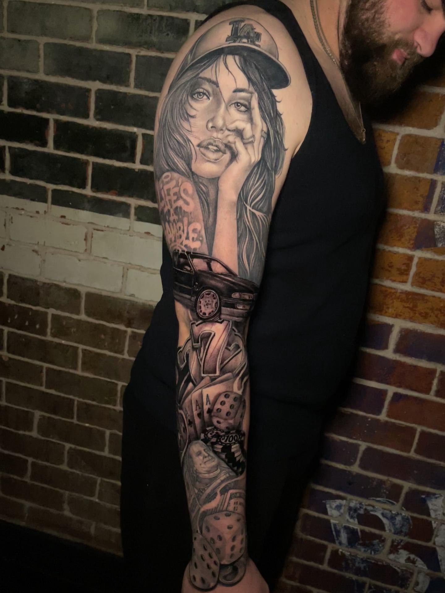 @Blackandgreydre