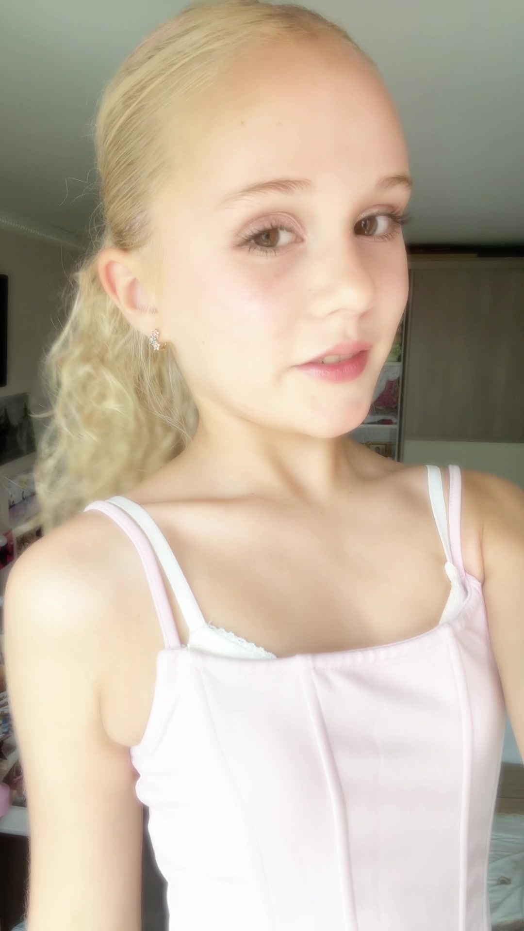 @✧.*mavrii ✧.*