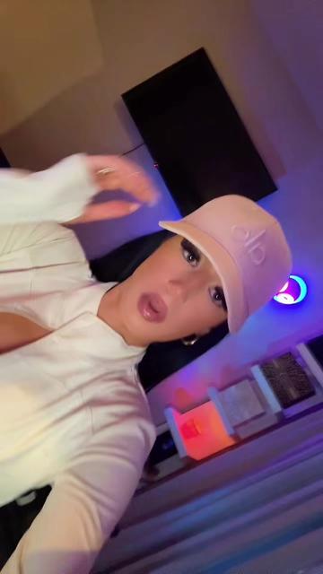 @𝓐lien 𝓖𝓸𝓭𝓭𝓮𝓼𝓼