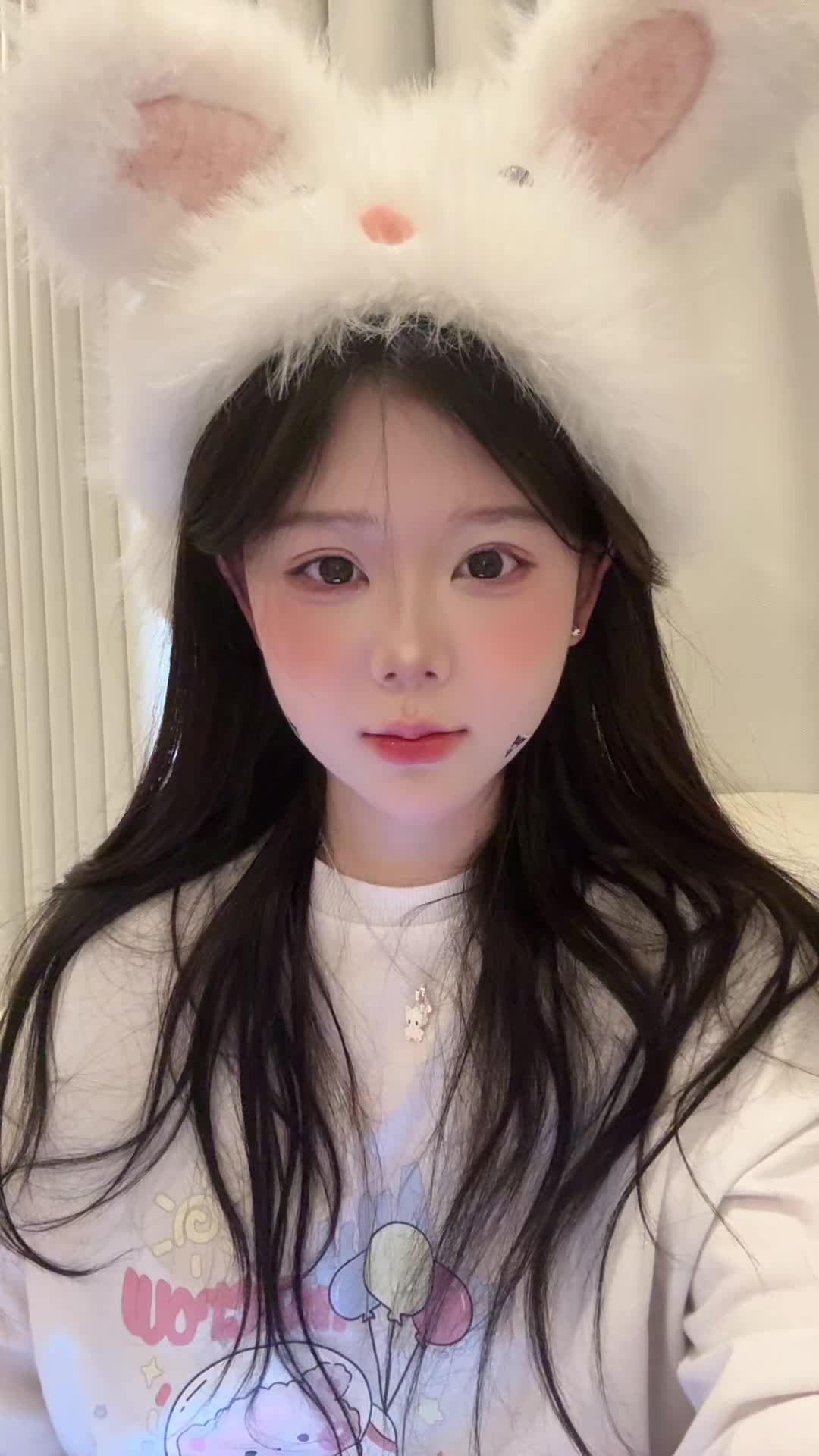@Diệu Linh 🐿️🤎