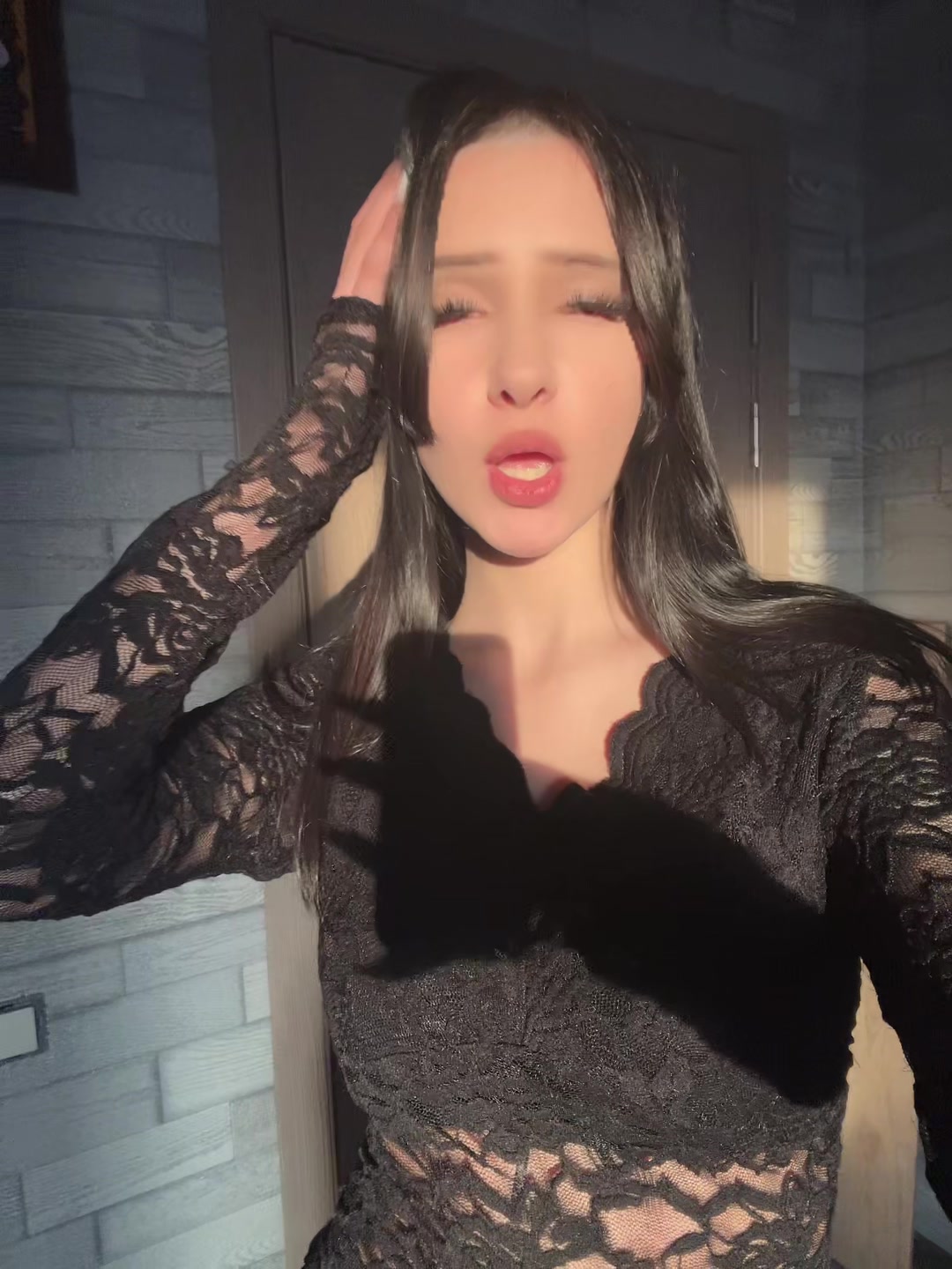@вика чёрная🪽