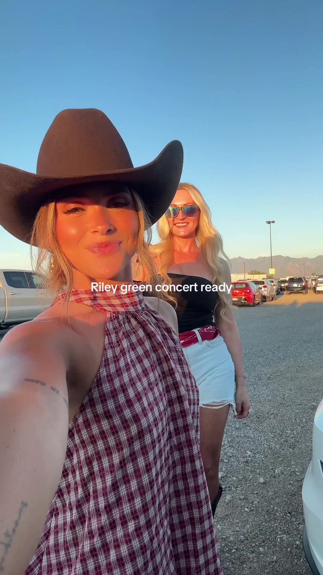 @Chlothecowgirl