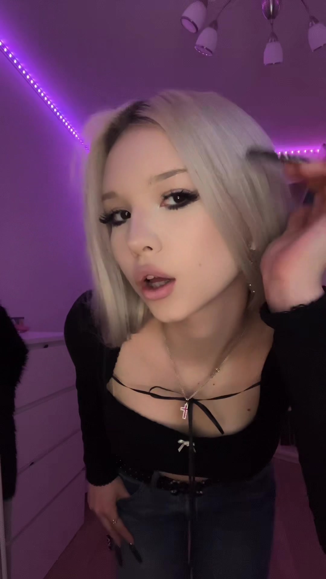 @белая