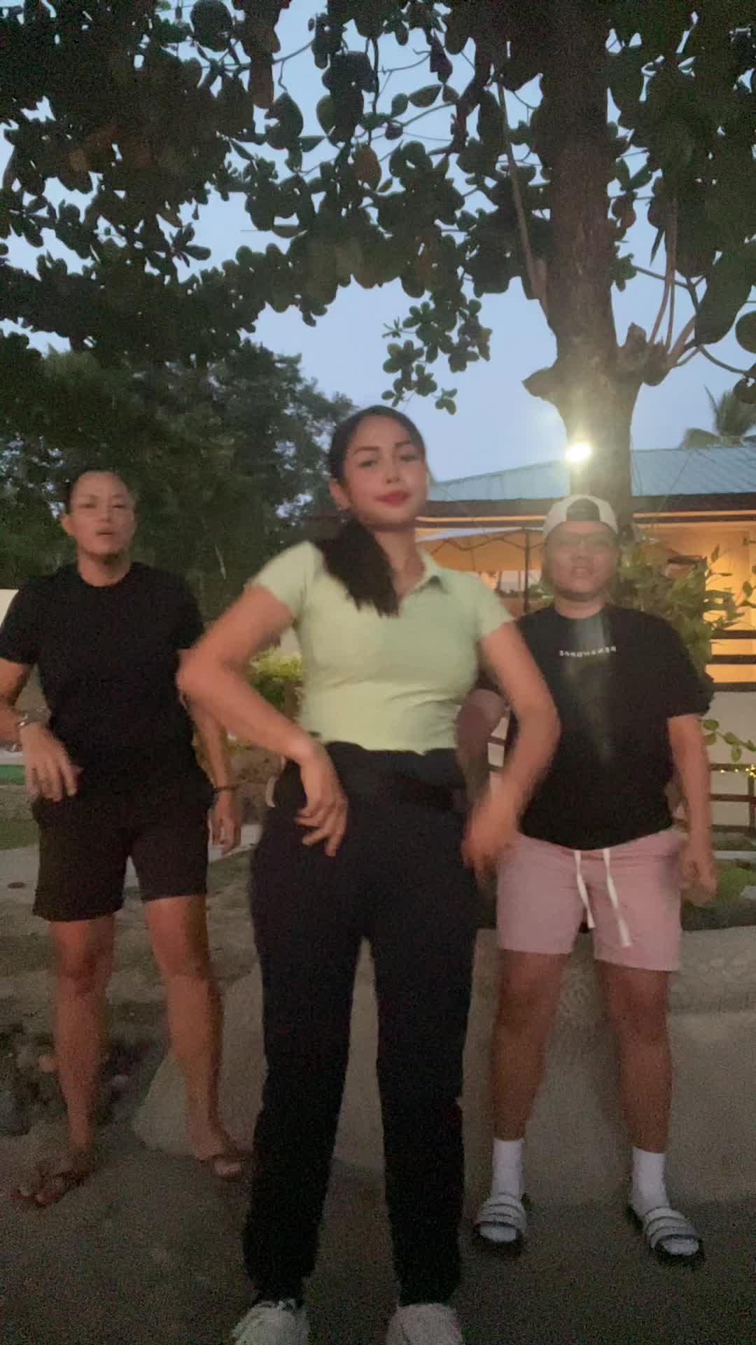 @Isla Miles🛍️