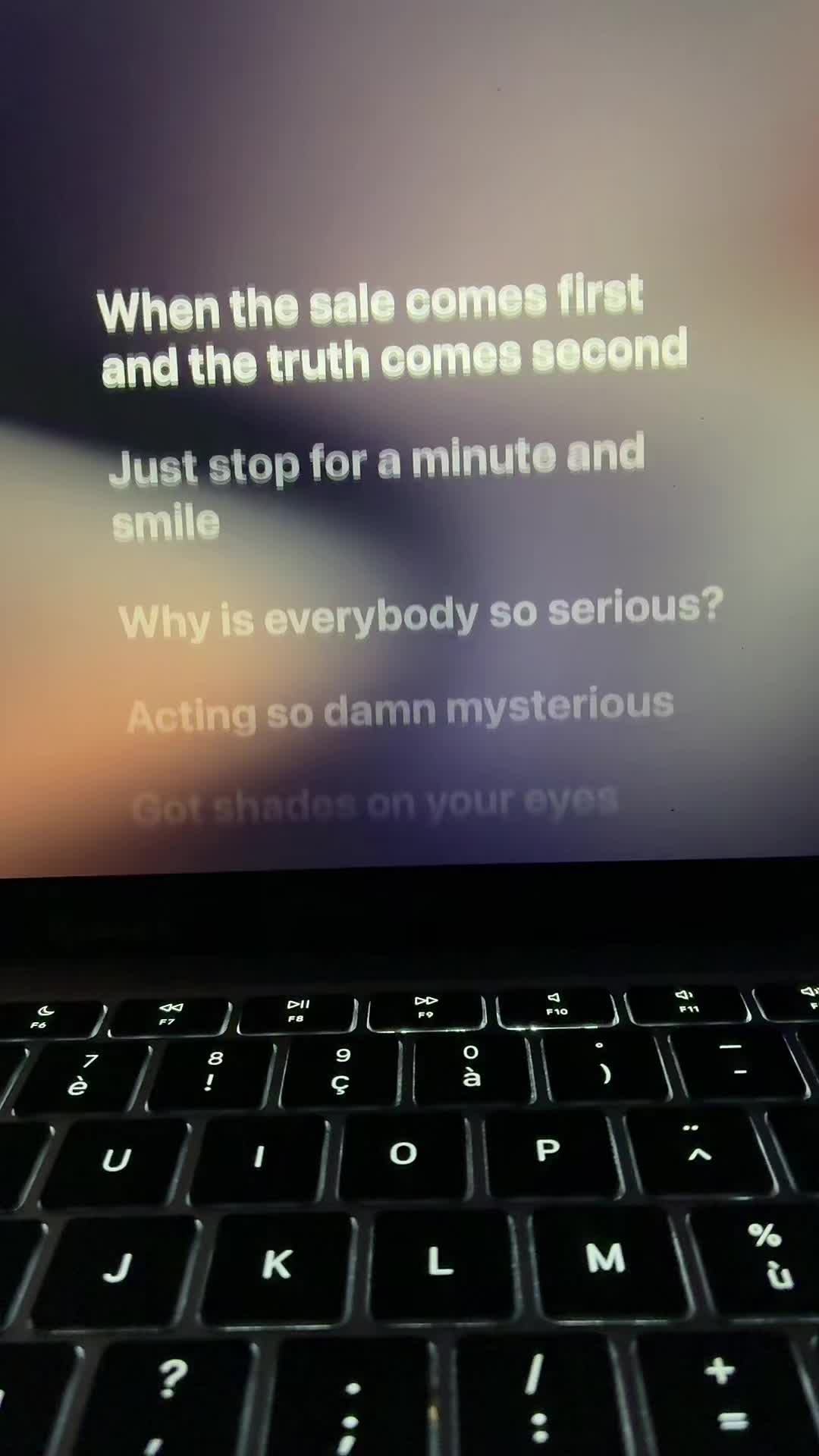 @Lyrics_💕