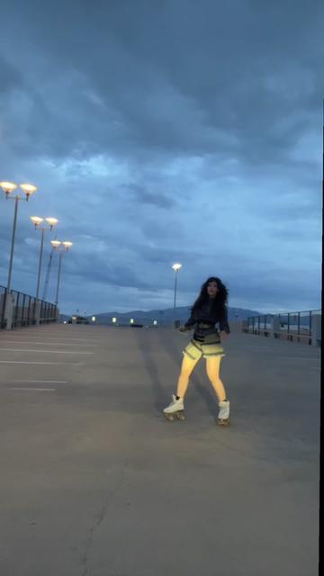 @Jada - Roller Dance Burlesque