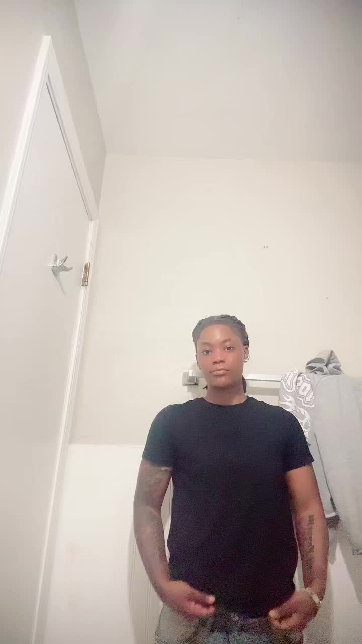@aaliyah ๐ .