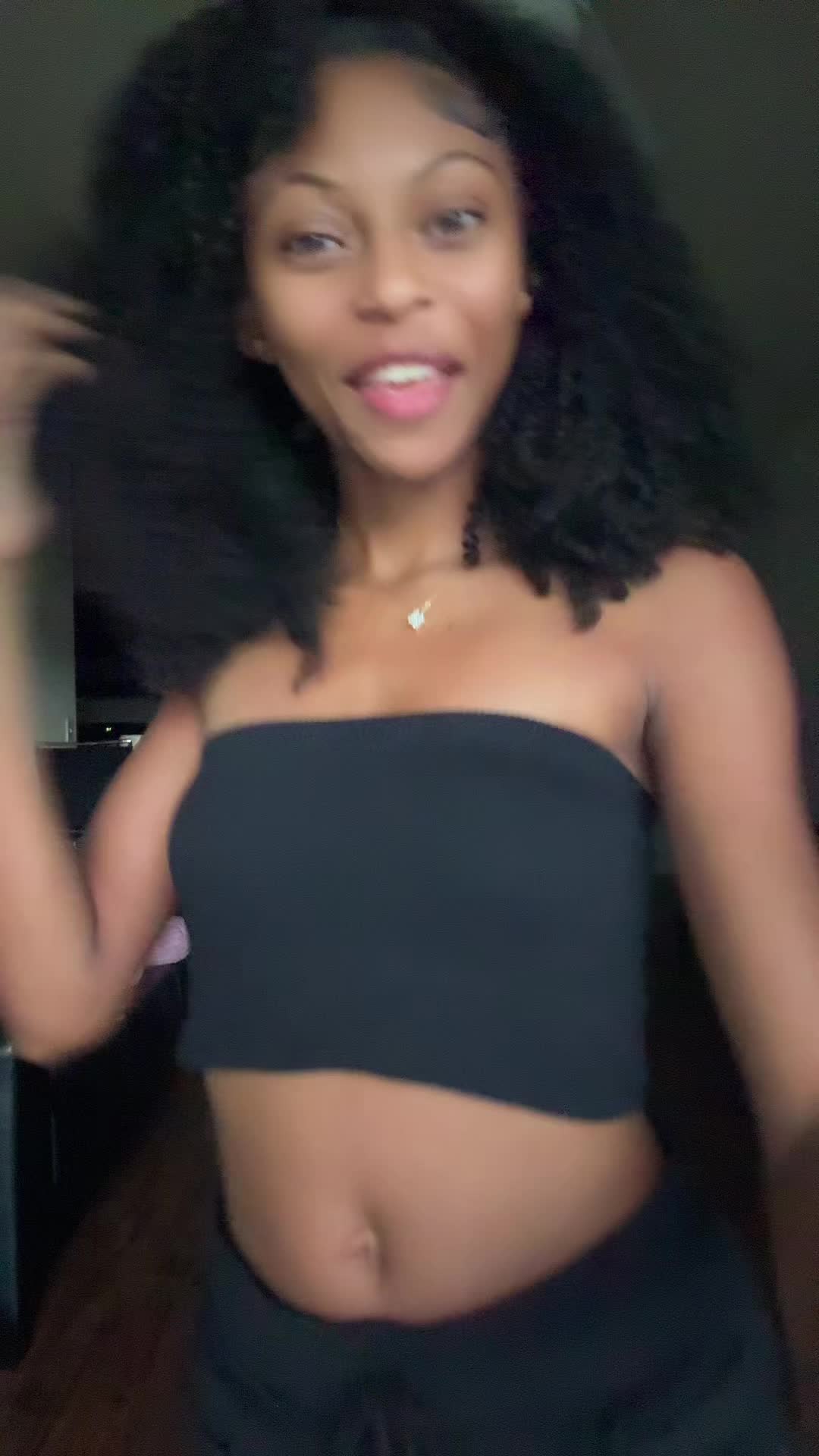@Niya Riona