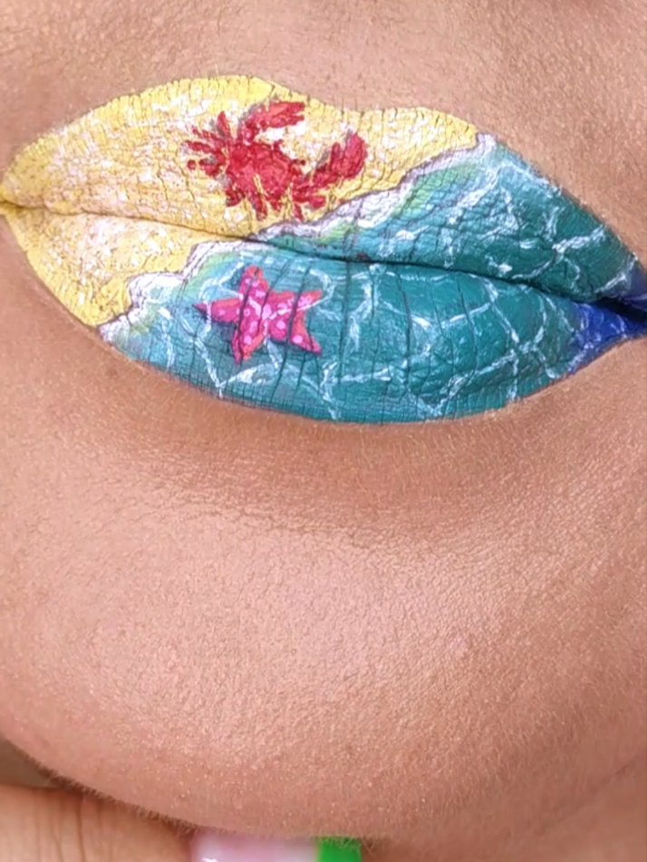 @TheMirrorBeauty lip art 💋🌈💄
