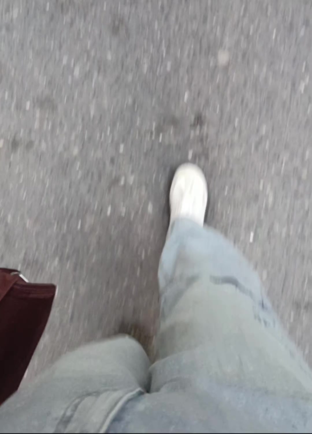 @G)