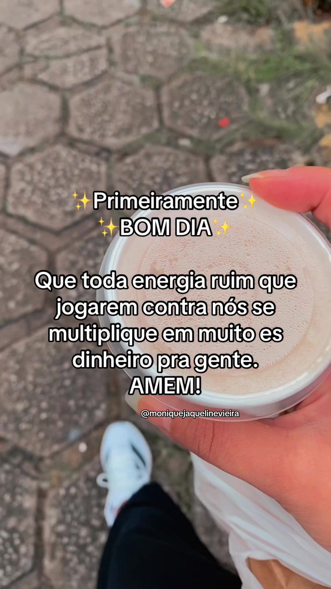 @Monique Vieira 🥂