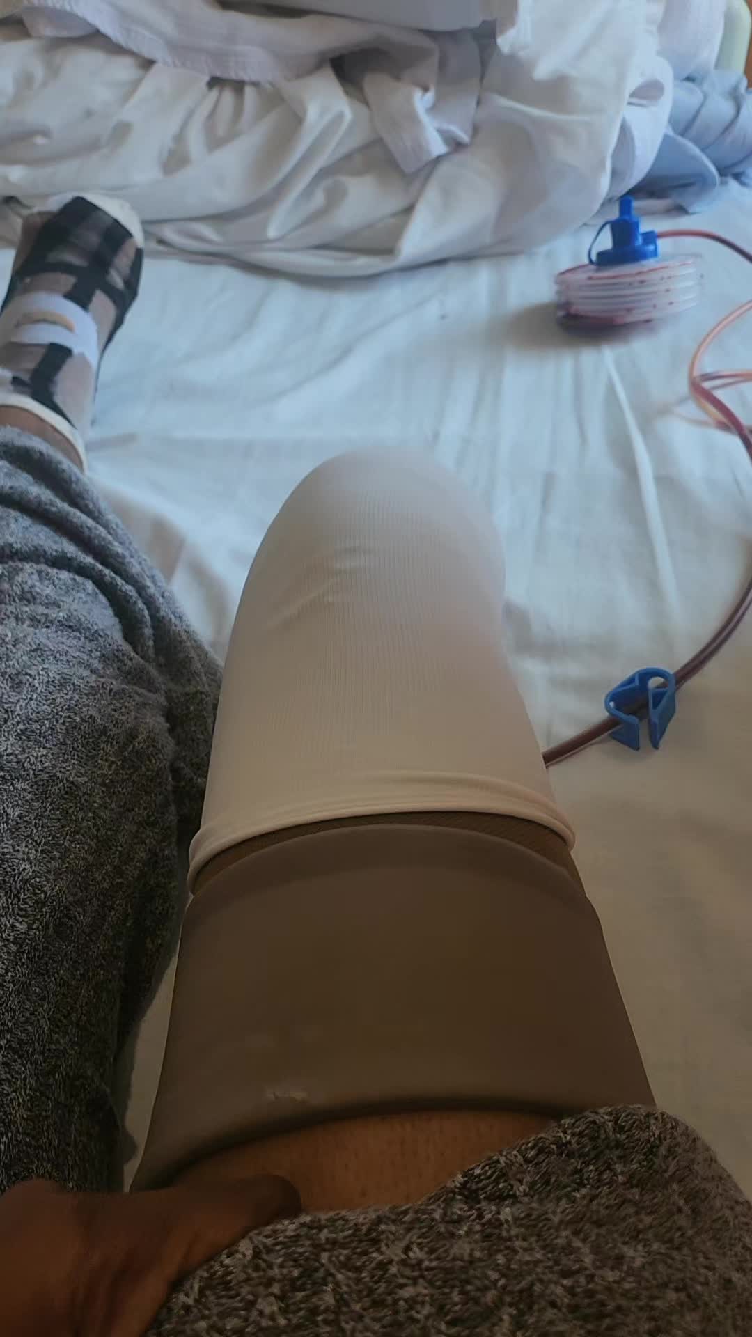 @oneleggedhuni