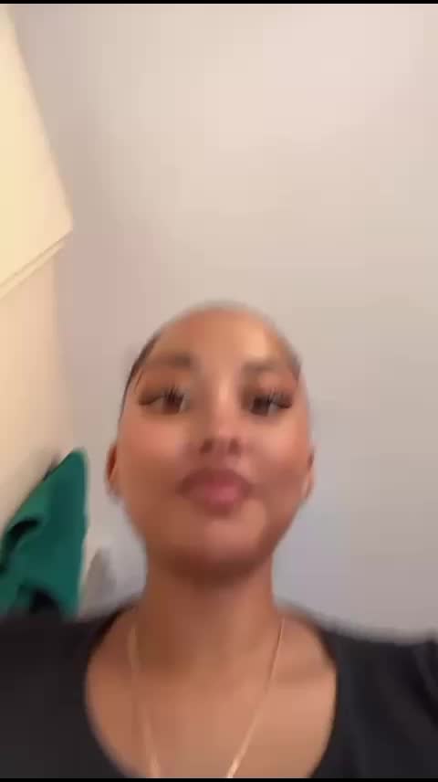 @V🖤⚡