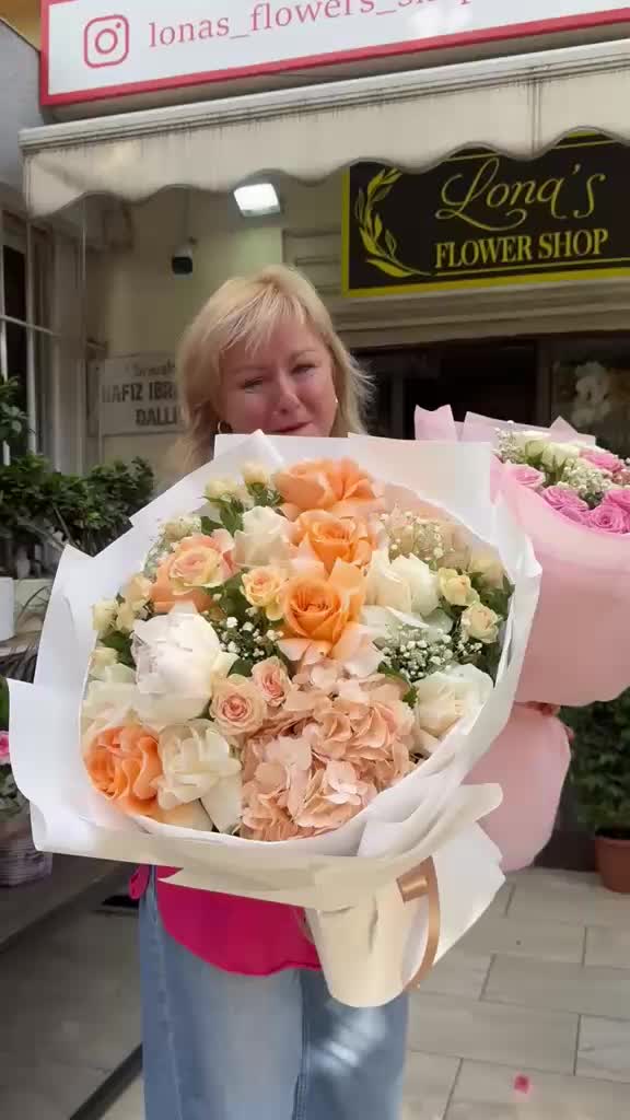 @Lona’s flowers shop