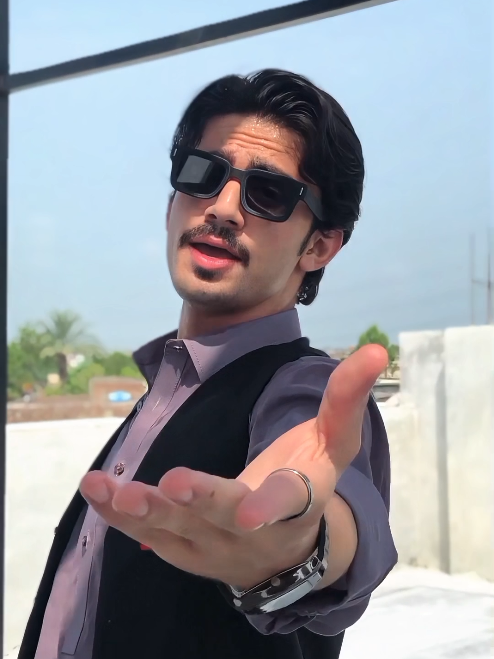 @𝗠𝗔𝗥𝗗𝗔𝗡 𝗞𝗜𝗡𝗚
