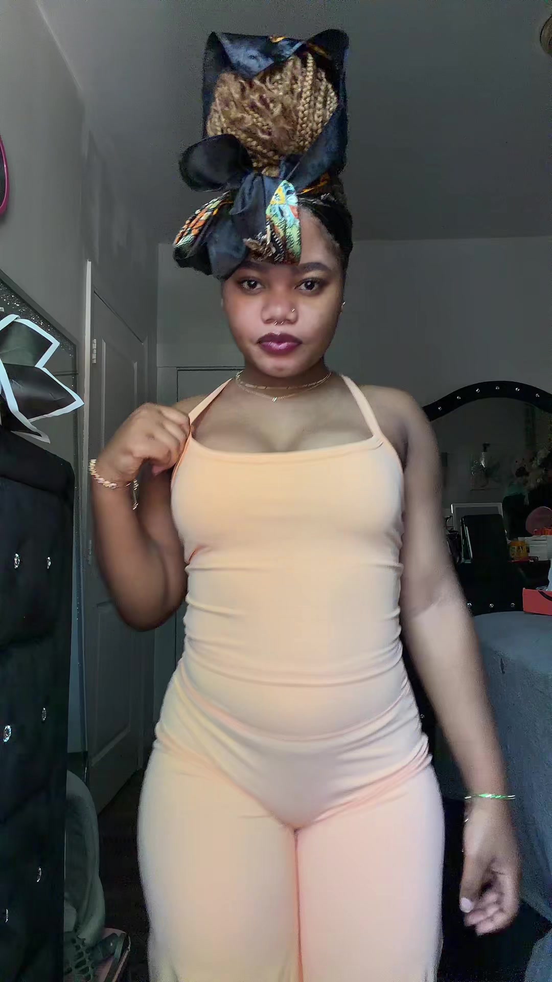@𝒩𝒾𝒶