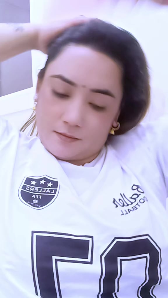 @सानु😘सानु