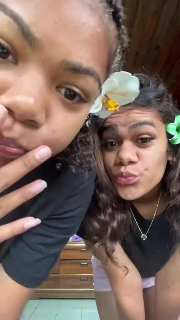 @AKA TIOLA VIBES🇫🇯🇸🇧🇹🇴