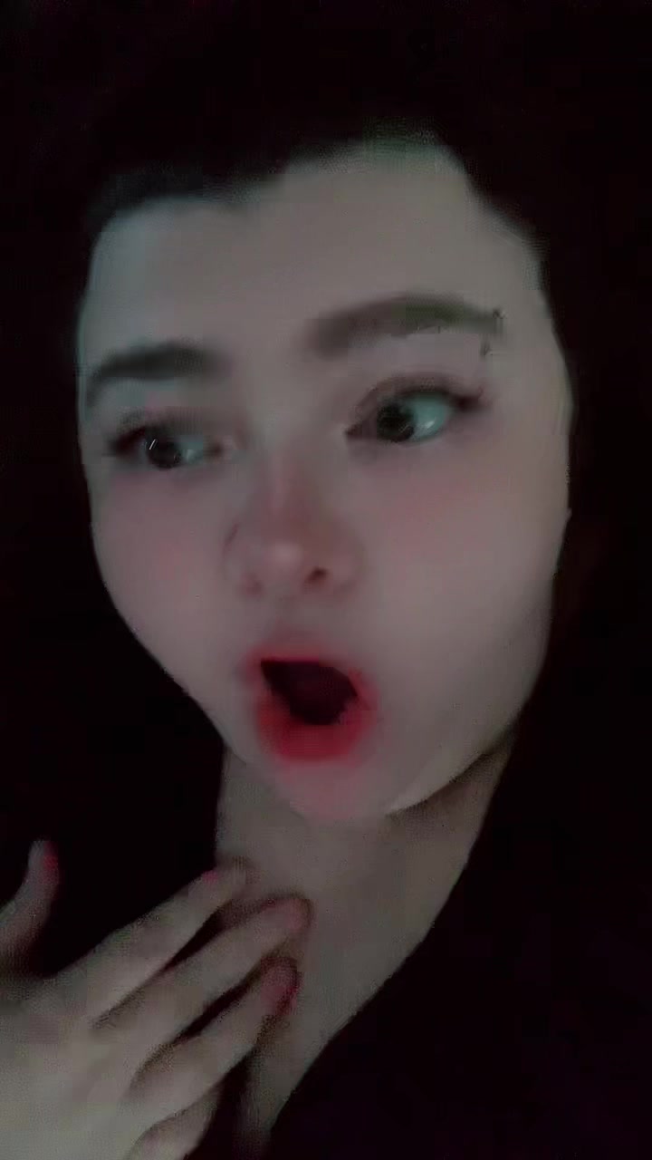 @FluffiBuniTushie