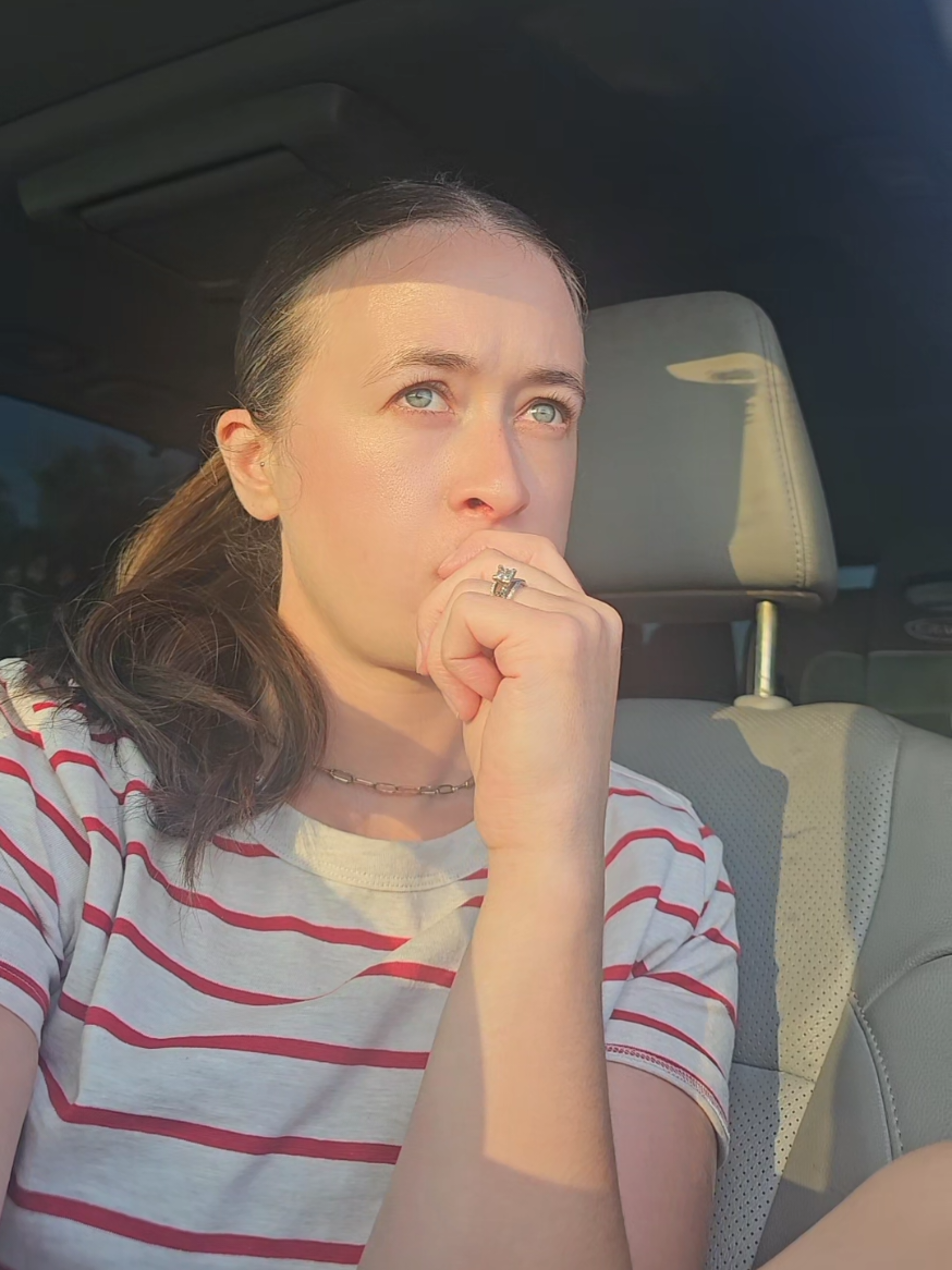 @alyssa | unaesthetic mom