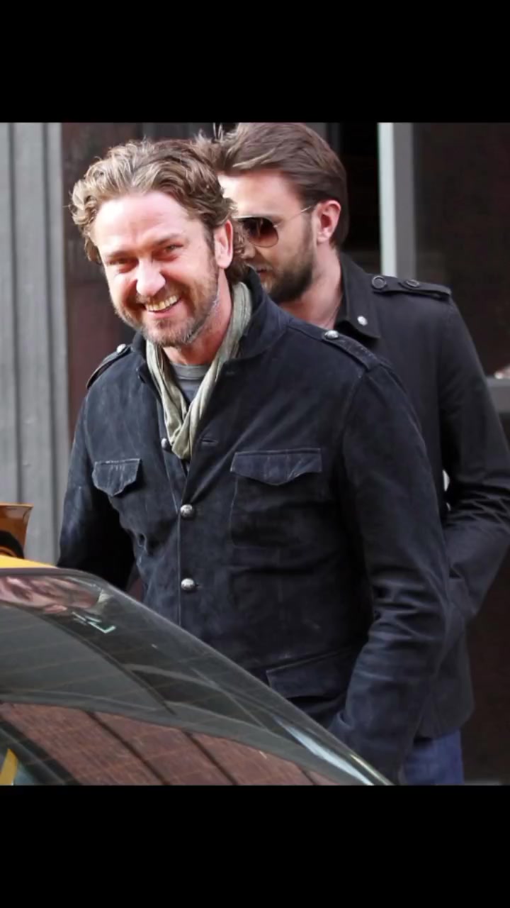 @Gerard Butler Fan Zone
