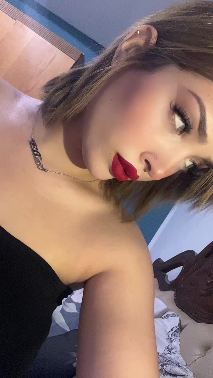 @𝐿𝒾𝓁𝓎 🦢
