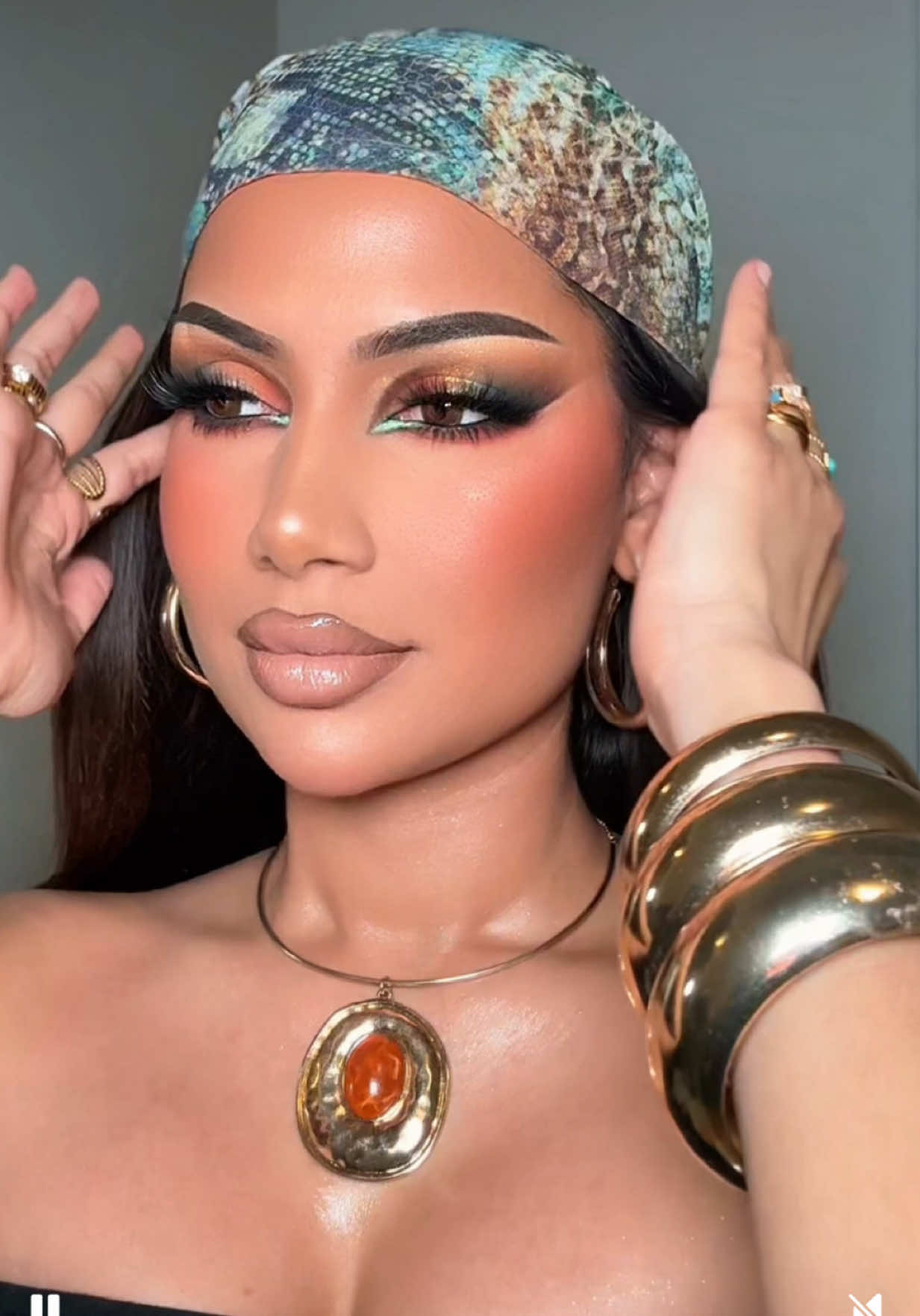 @Makeupbyalinna