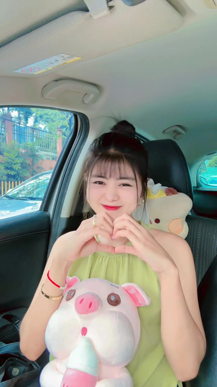 @ʏᴜʀɪ☂︎🛍️🎁🚙
