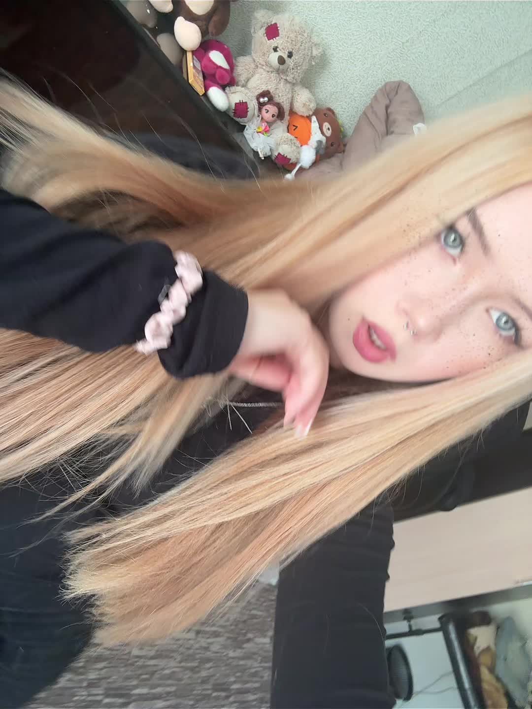 @динь-динь👅🩸
