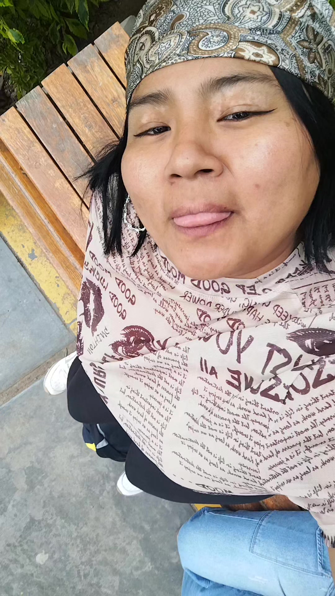 @Nicole Karen Jinez E