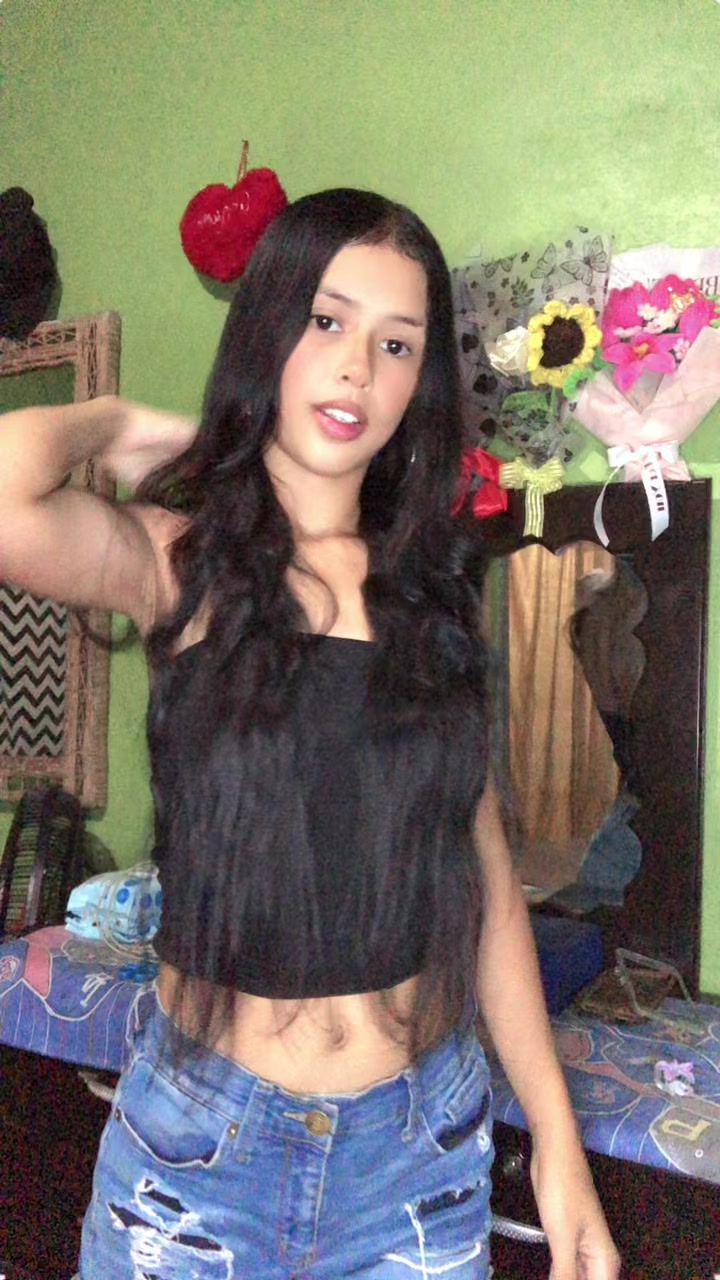 @𝓔𝓶𝓮𝓵𝔂🦦🍒