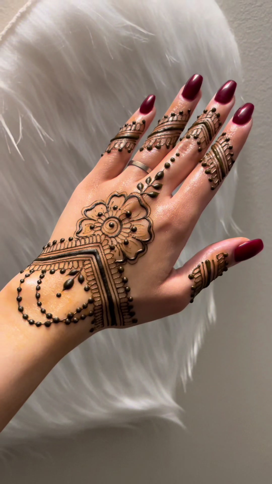 @charmsofmehandi