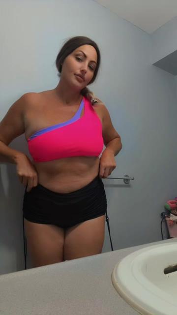 @💕millfie$t mom next door 💕