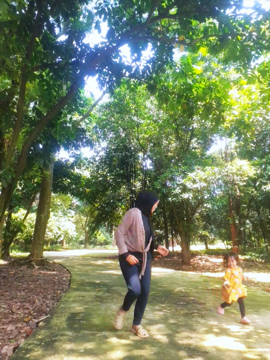 @neng aprilia (Baby R)🥰