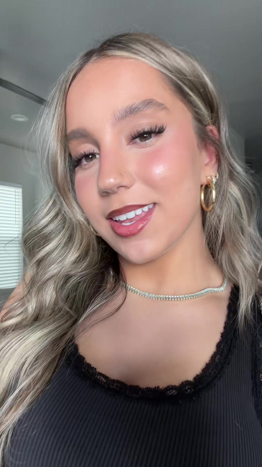 @bella