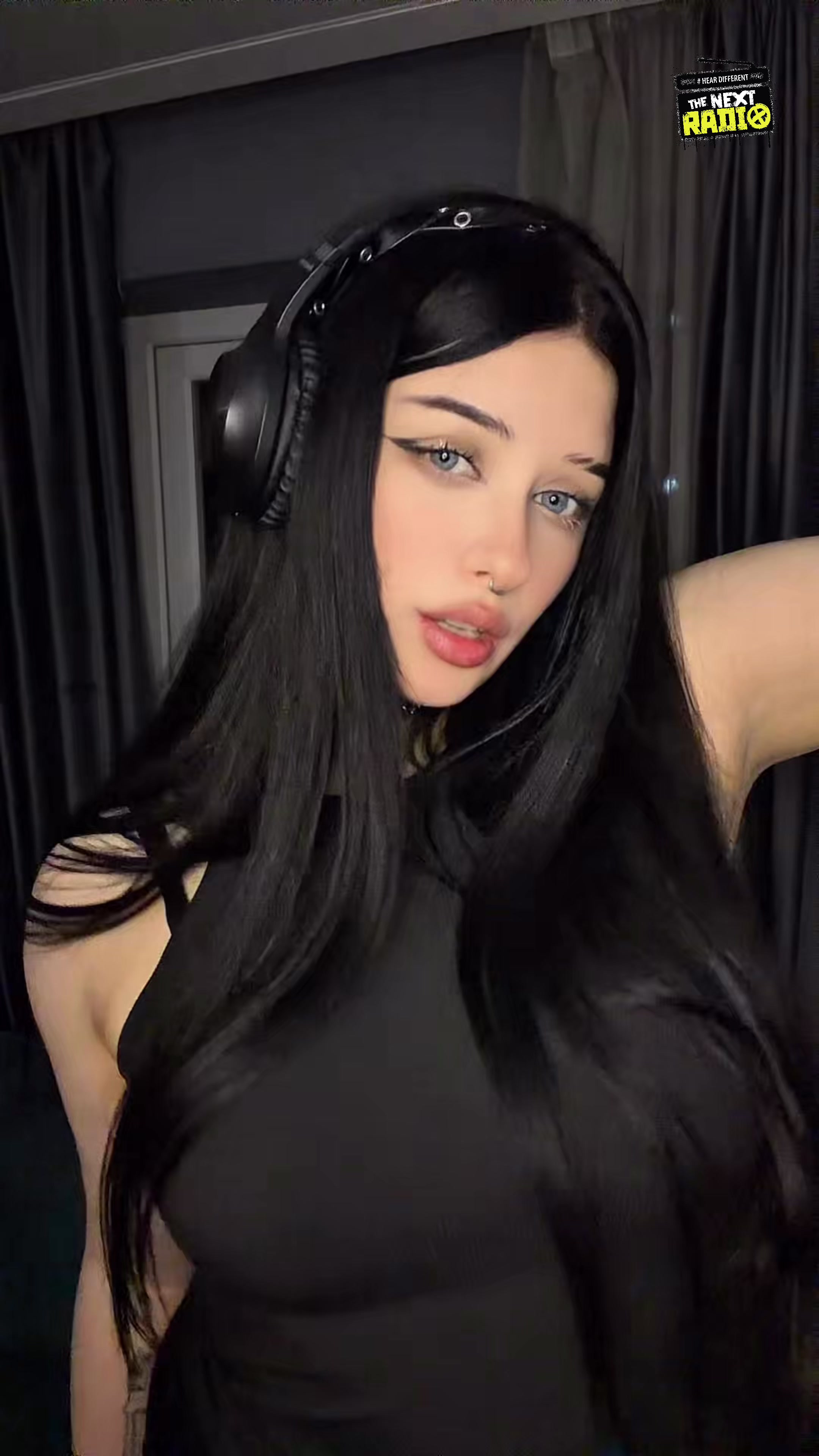 @Sasha Gromova
