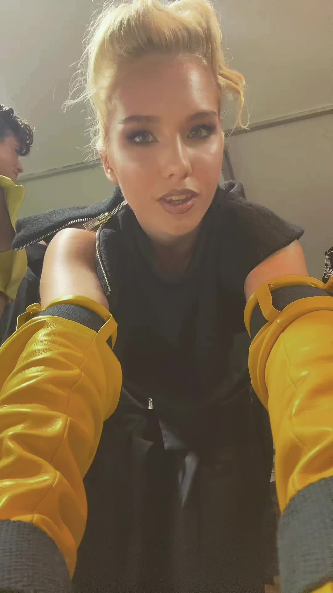 @✭☆⭑