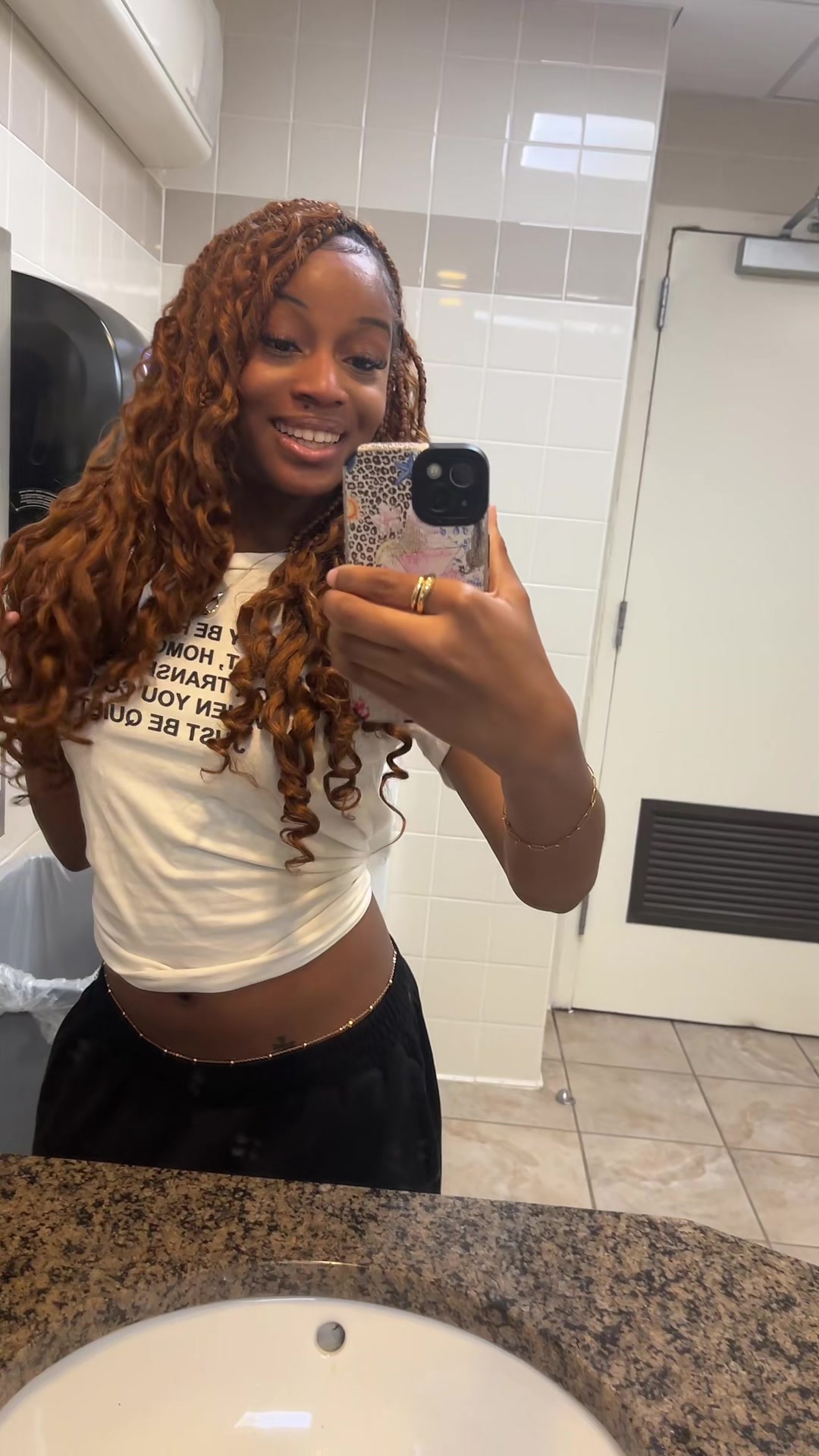 @👰🏾&zwj;♀️