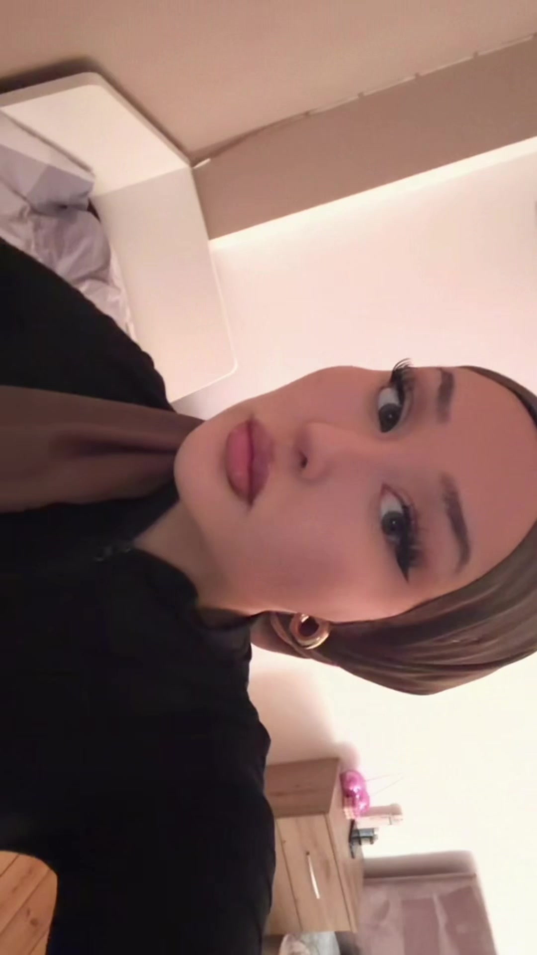 @n1met16