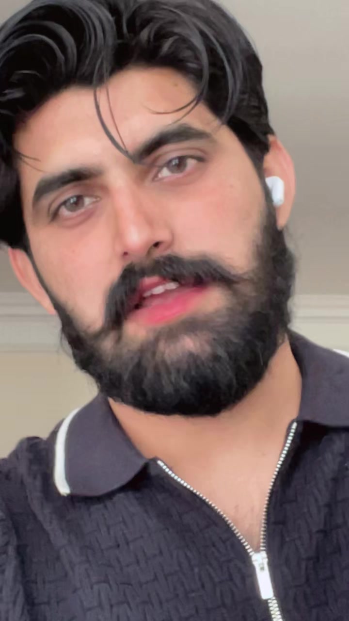 @Hamza Gujjar🇬🇧🇵🇰