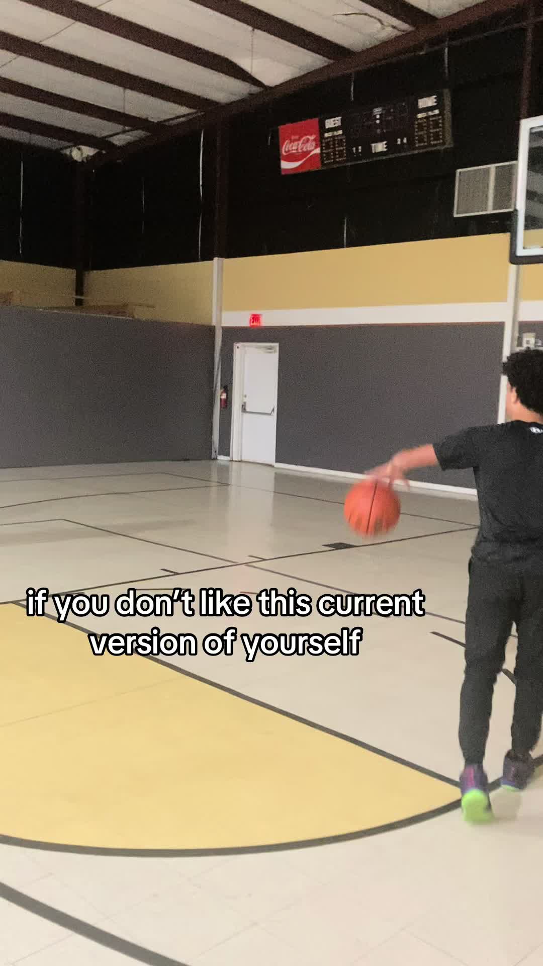 @⃟