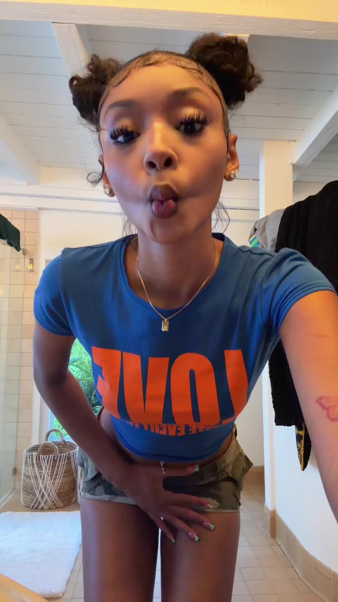 @bk<3
