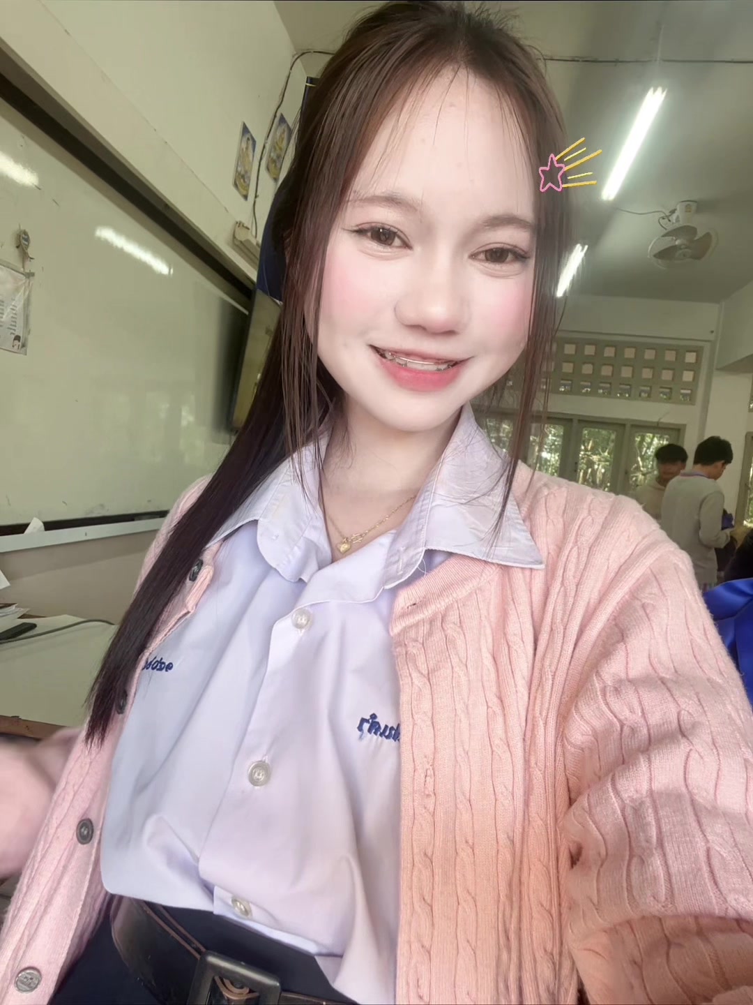 @แก้มที่ใส่รีสีชมพู
